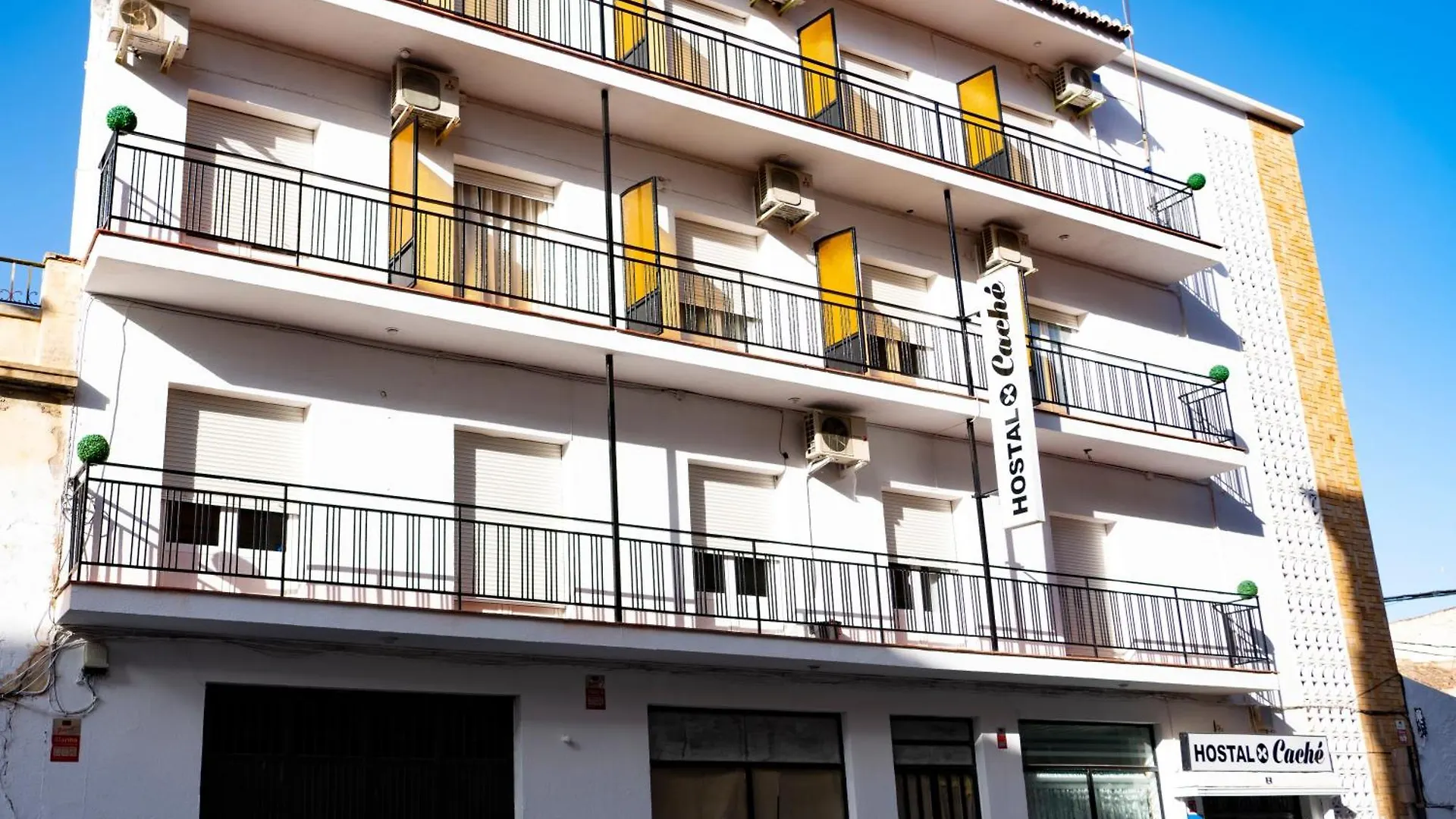 Hostal Cache Baza