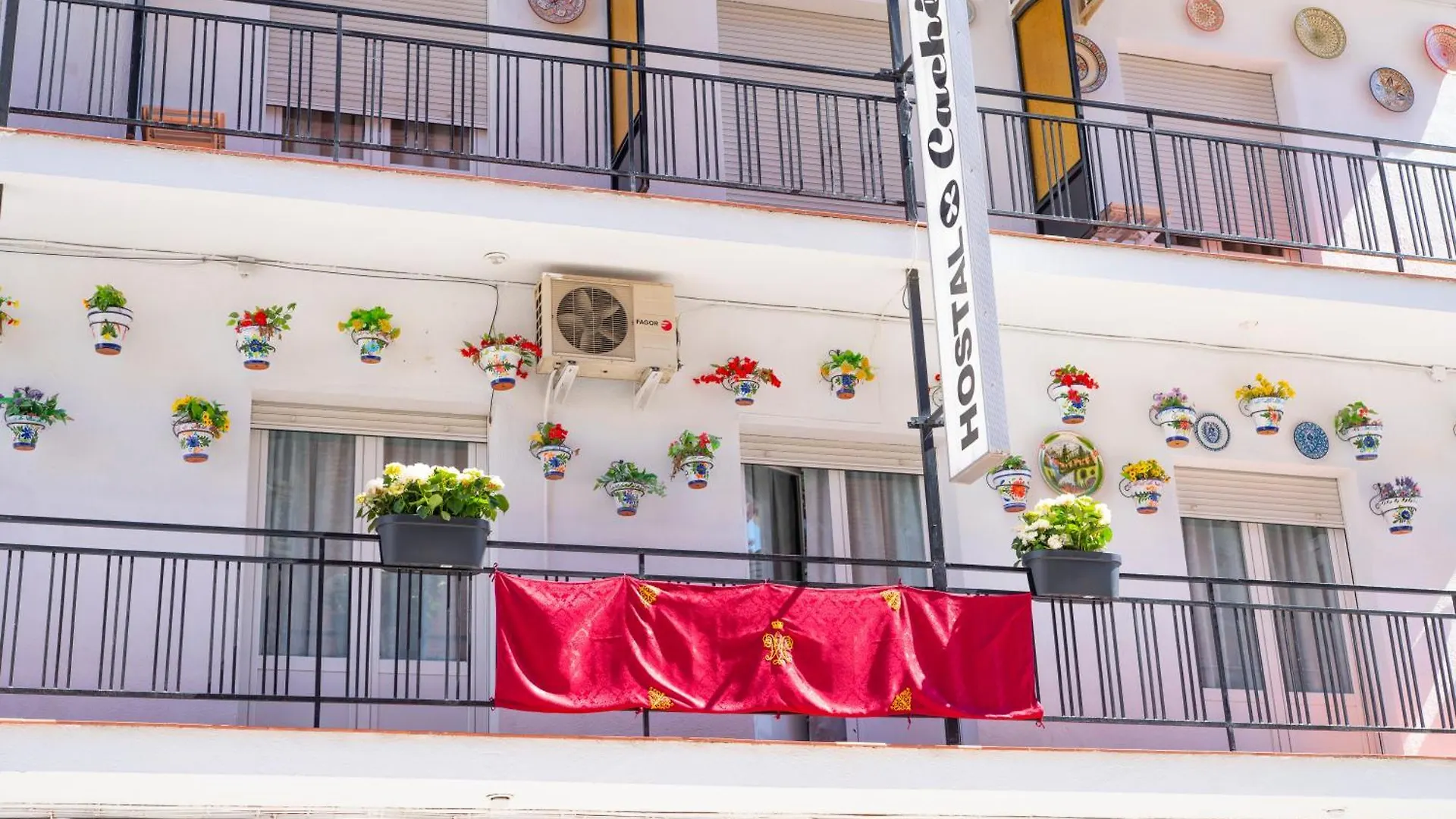 Hostal Cache Baza